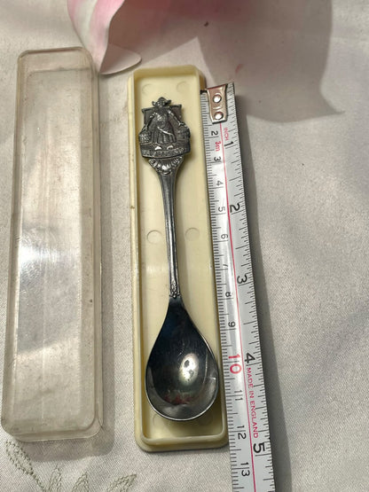 Holland Souvenir Silver-Tone Decorative Spoon 4.75 in
