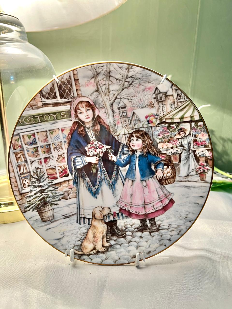 Royal Worcester 1991 NSPCC Christmas Plate “A Posy for Mother” by Kate Aldous, England, 8 in