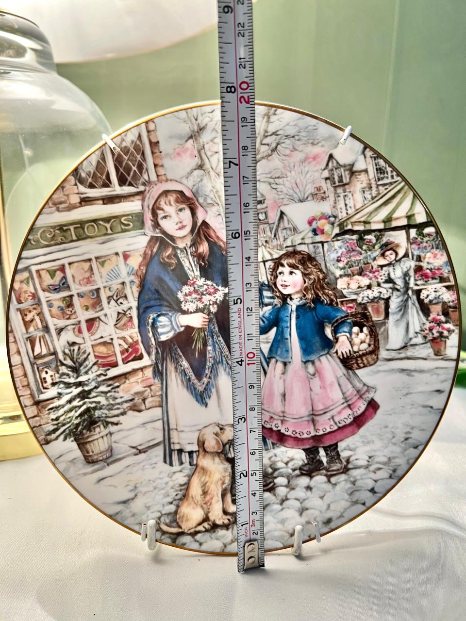 Royal Worcester 1991 NSPCC Christmas Plate “A Posy for Mother” by Kate Aldous, England, 8 in