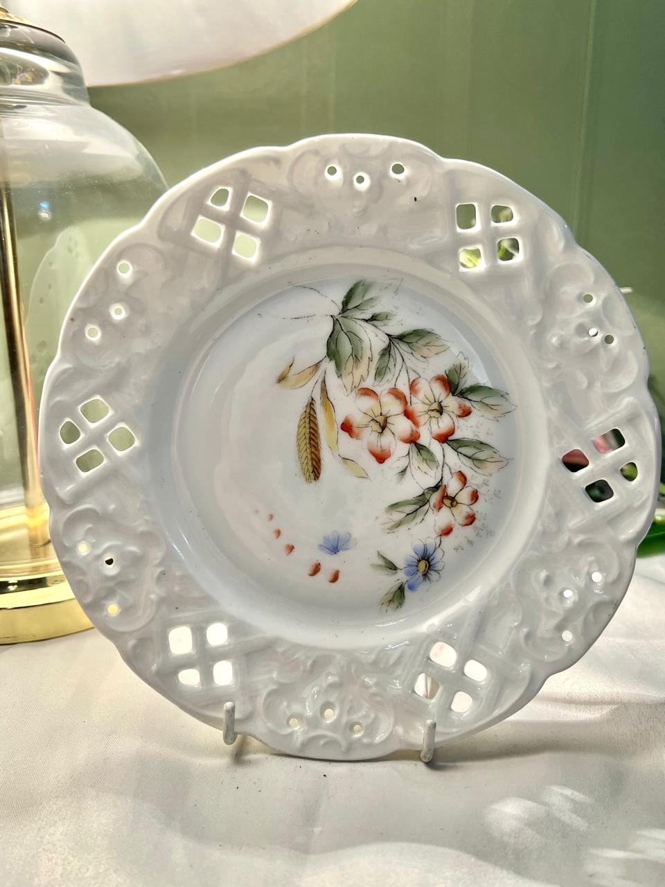 White Floral Pierced Cutwork Decorative Wall Plate 20 cm