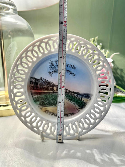 Cleethorpes Kingsway Gardens Pierced Cutwork Wall Plate 18 cm