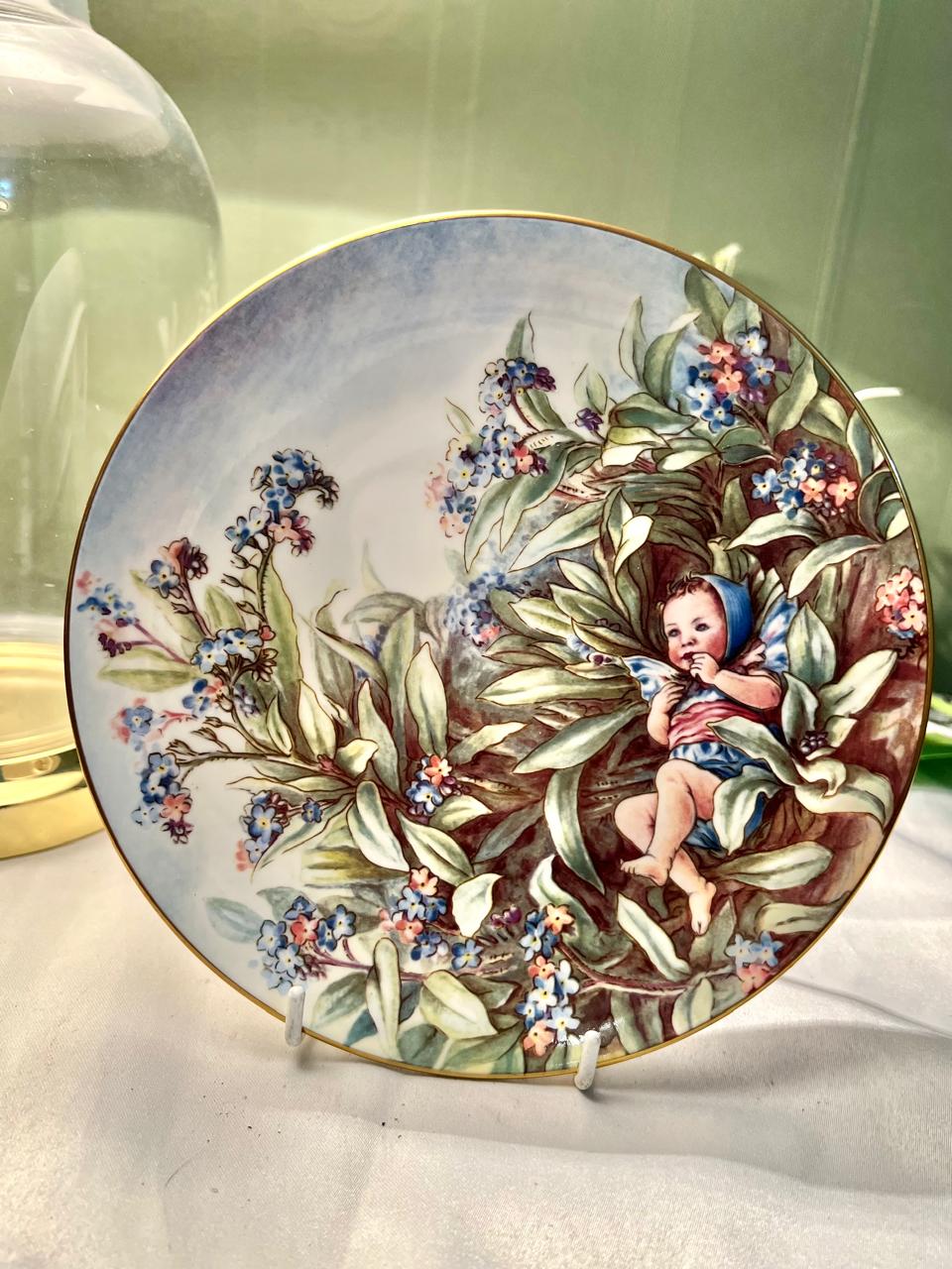 Border Fine Bone China Forget-Me-Not Fairy Wall Plate 7"