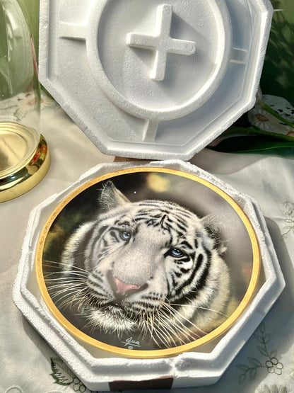 Lenox “White Tiger” Collector Plate by Gya – Big Cats of the World, 1993, 8 in