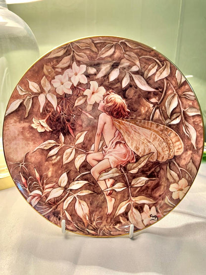 Border Fine Bone China Jasmine Fairy Wall Plate 7"