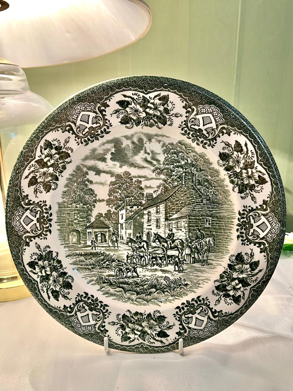 English Ironstone Green Pottery Scenic Wall Plate 9"