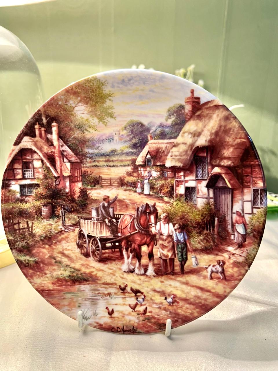 Wedgwood Apple Pickers Fine Bone China Wall Plate 7"