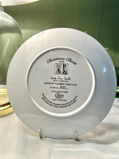 Danbury Mint Christmas Chaos Bone China Wall Plate 8"