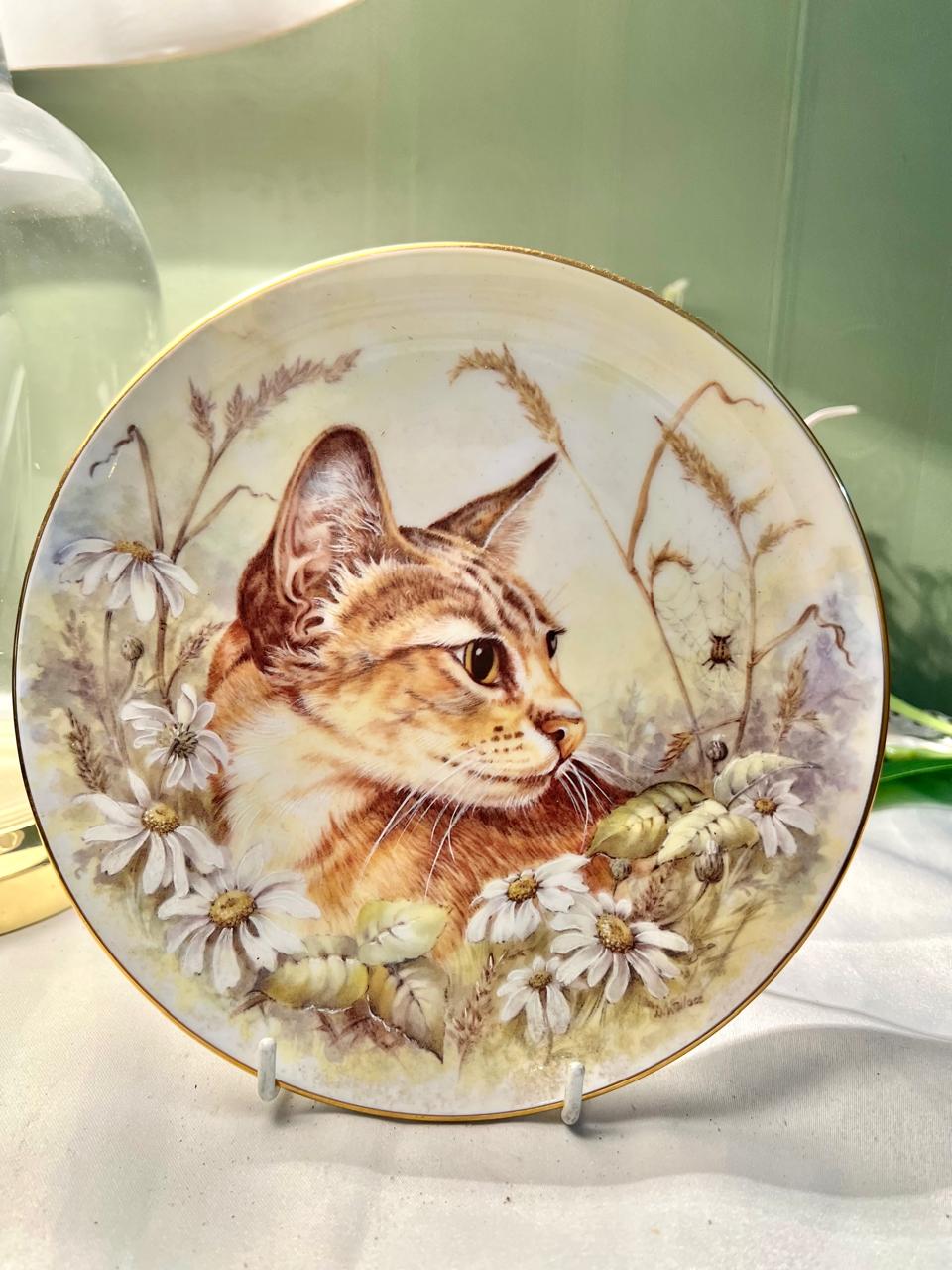 C.J. Dams Bone China Cat Floral Wall Plate 7"