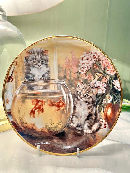 Franklin Mint Cat Tales Fine Porcelain Wall Plate 8"