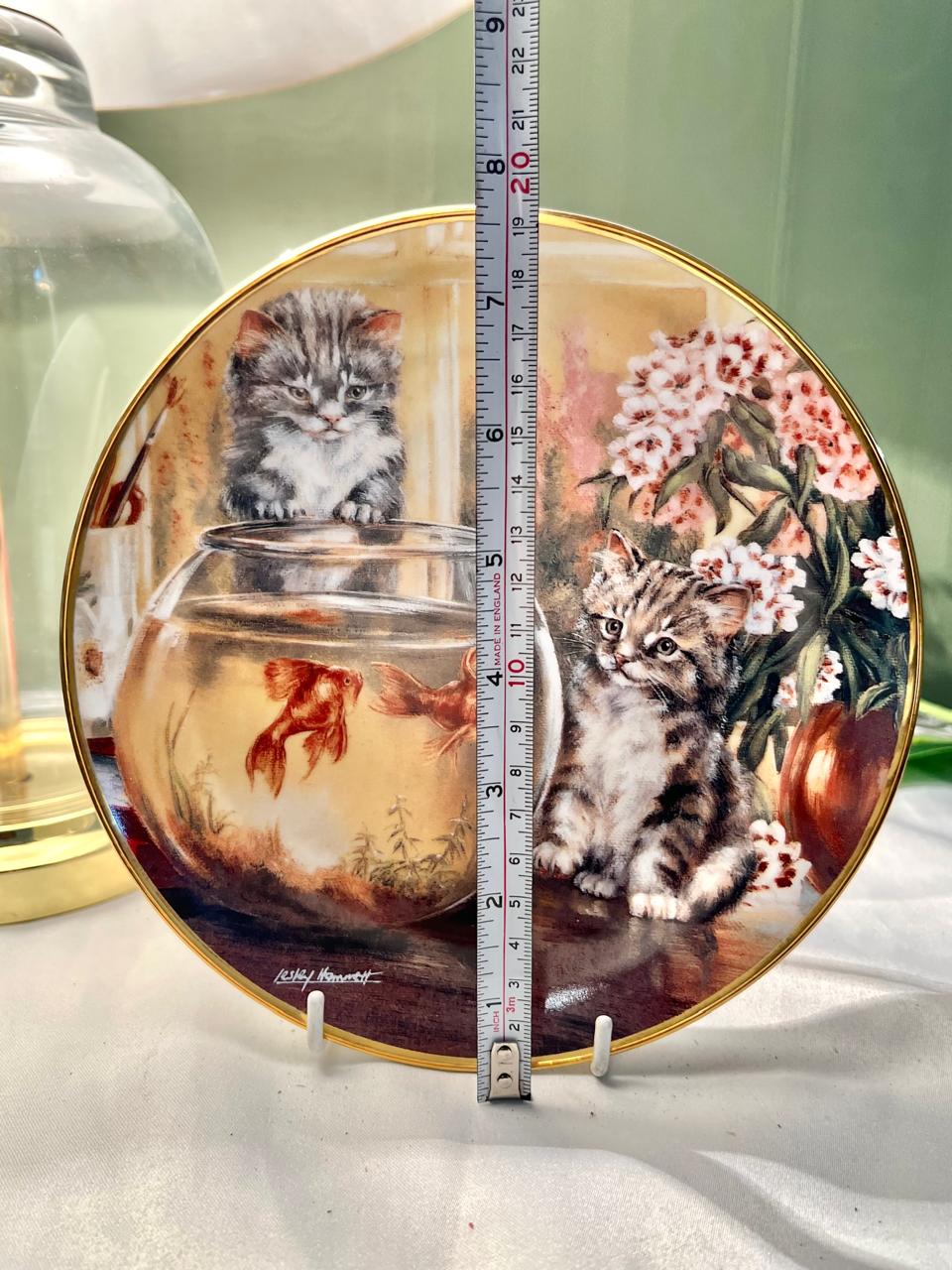 Franklin Mint Cat Tales Fine Porcelain Wall Plate 8"