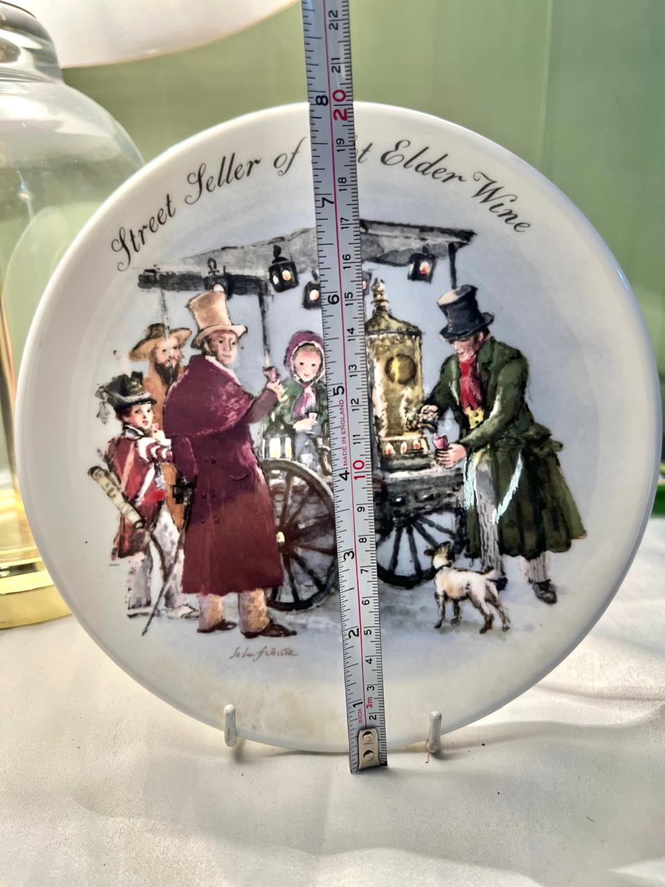 Wedgwood Hot Elder Wine Bone China Wall Plate 7.5"