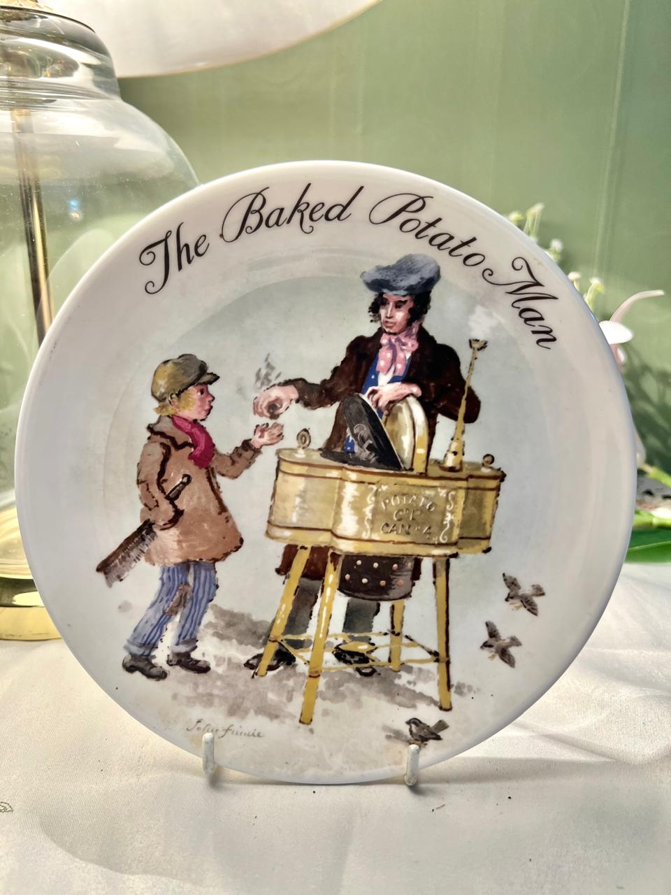 Wedgwood The Baked Potato Man 1985 Decorative Plate 20cm