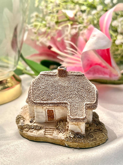 Miniature Thatched Cottage House Figurine 6cm