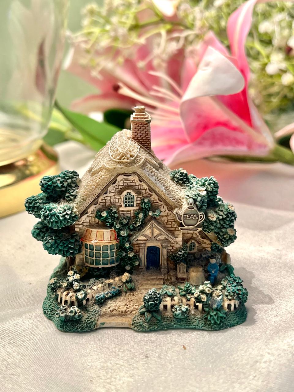 Miniature Tea Shop Cottage Figurine 9cm