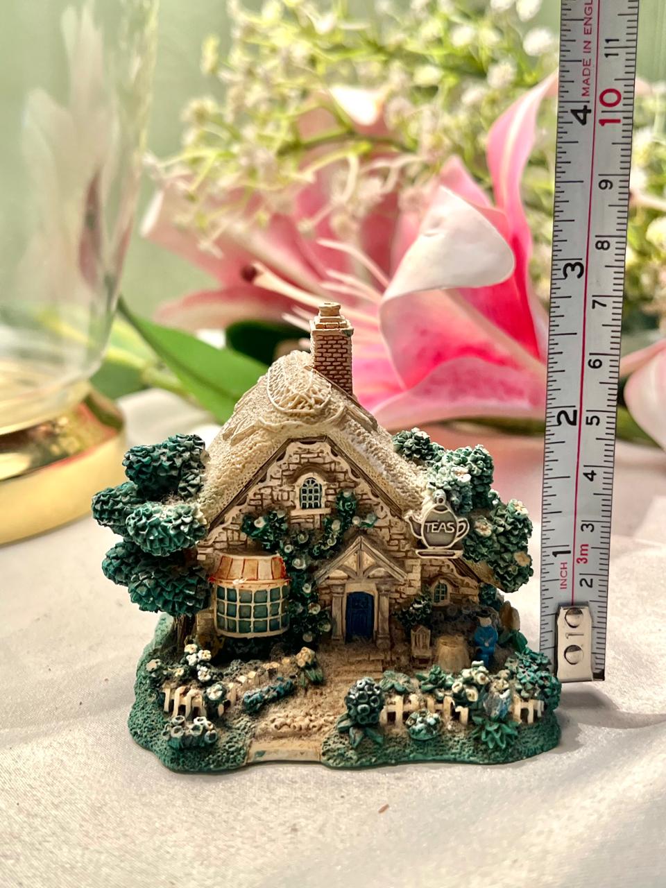 Miniature Tea Shop Cottage Figurine 9cm