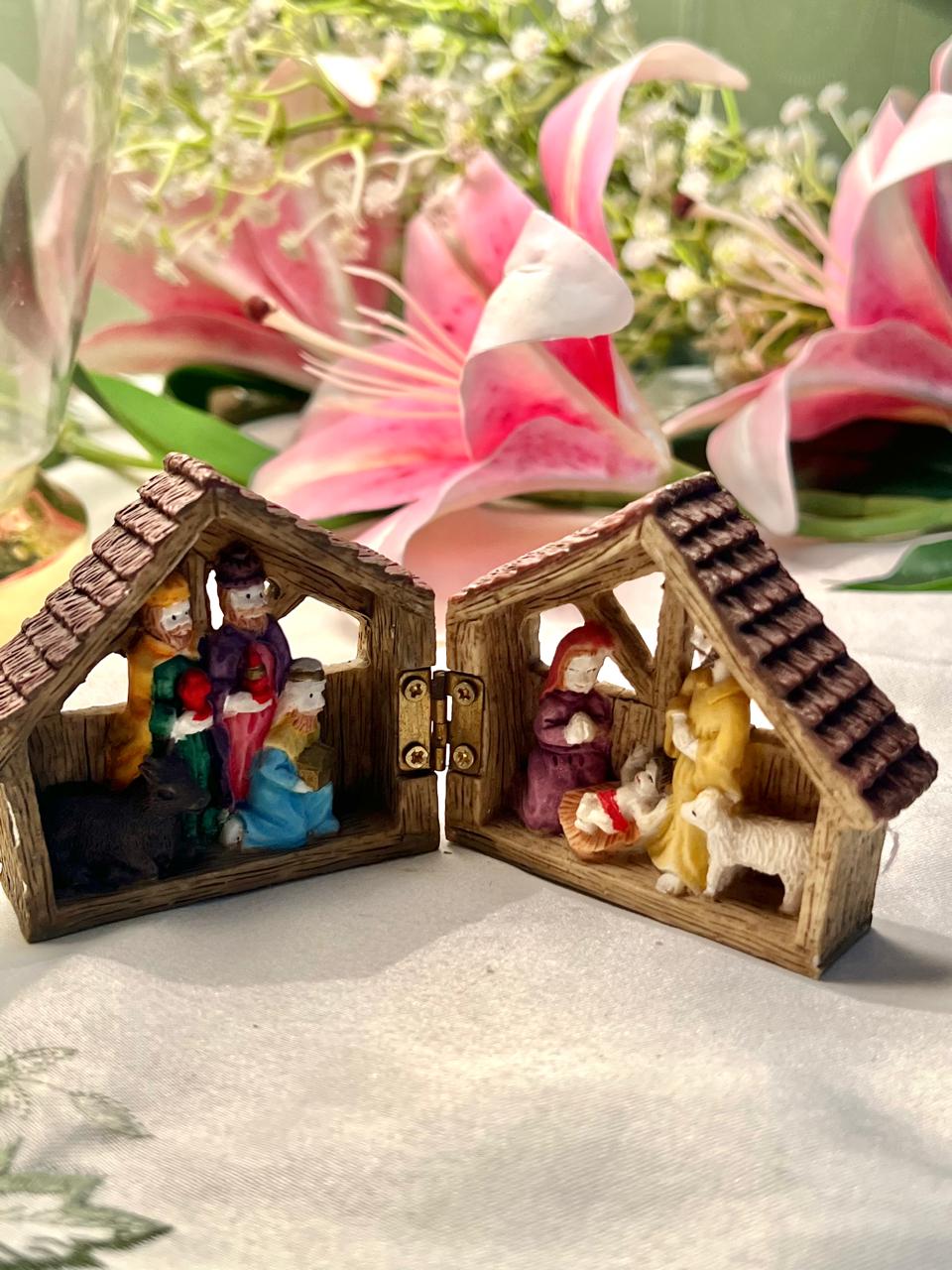 Miniature Nativity Stable Figurine 7cm