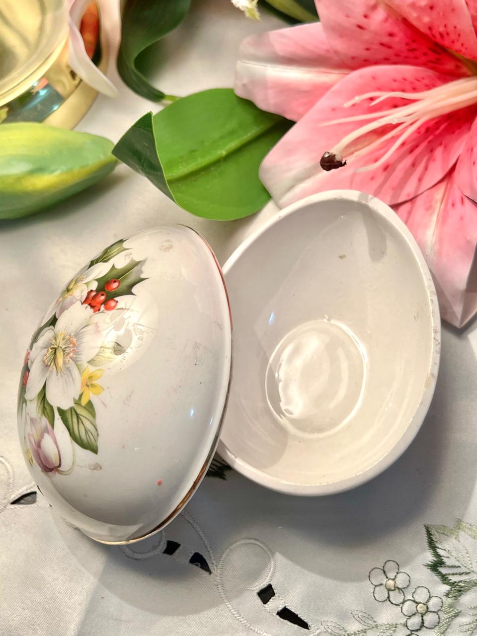 Sadler England Floral Egg-Shaped Trinket Dish 4 in