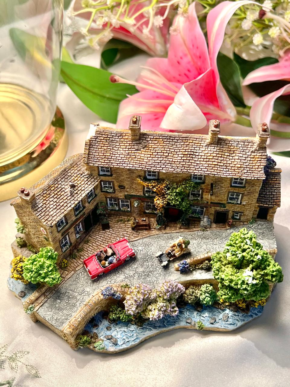 English Village Building Miniature Scene 16cm