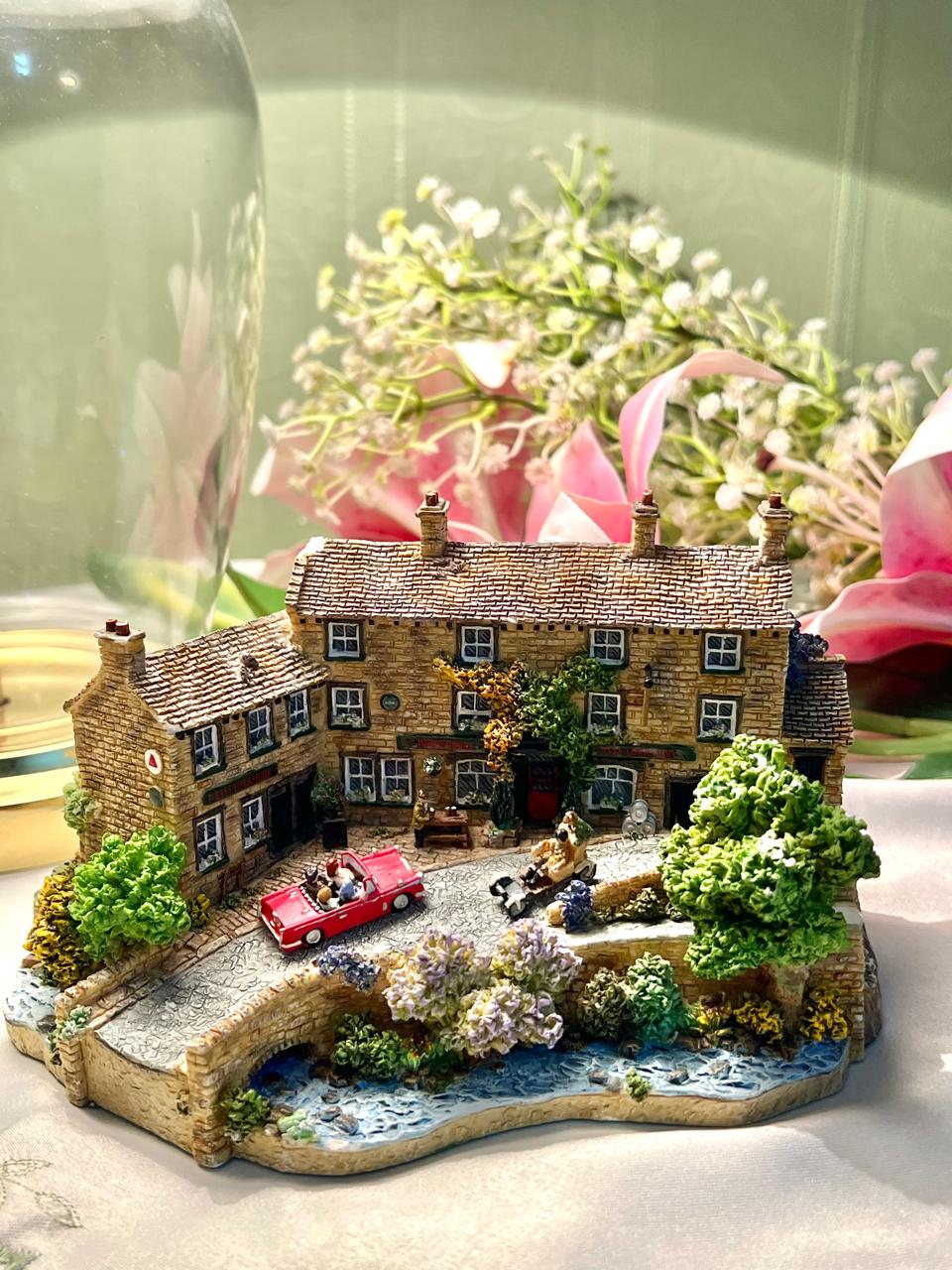 English Village Building Miniature Scene 16cm