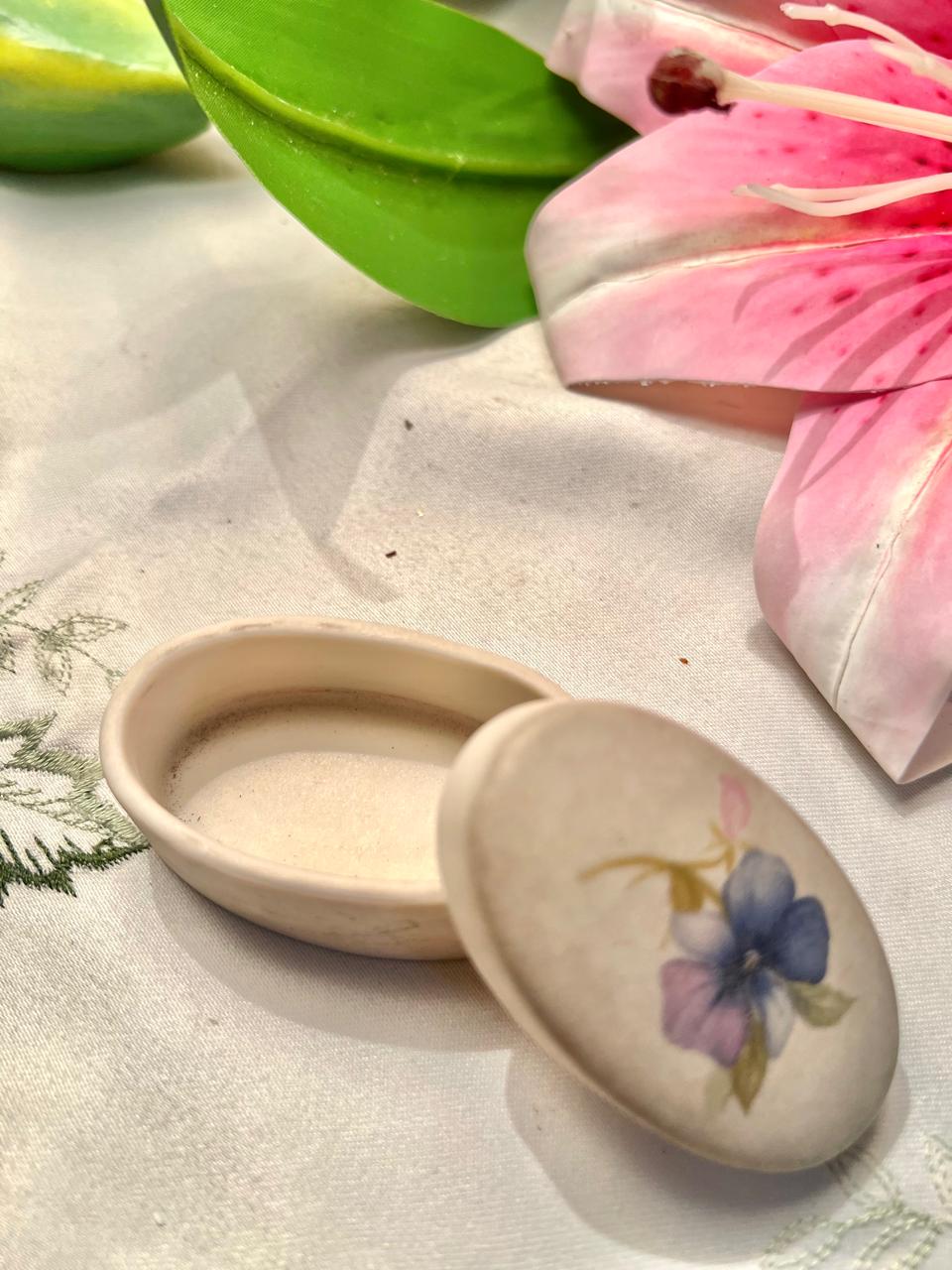 Horizon Porcelain Scotland Floral Trinket Box 2.5 in