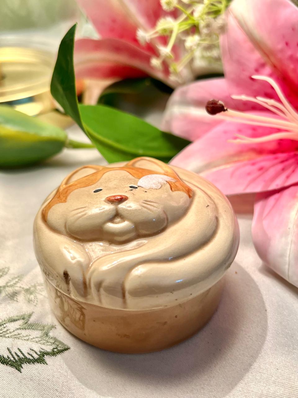 Cat-Shaped Ceramic Lidded Trinket Box 3 in