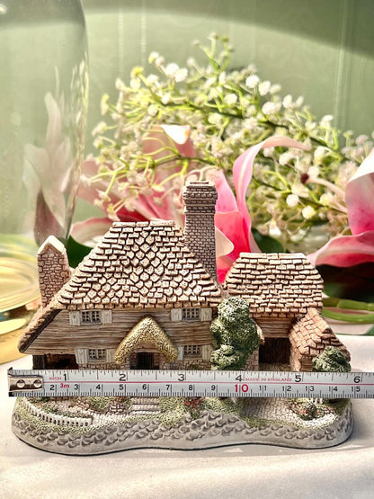 English Cottage Miniature House with Garden 15cm