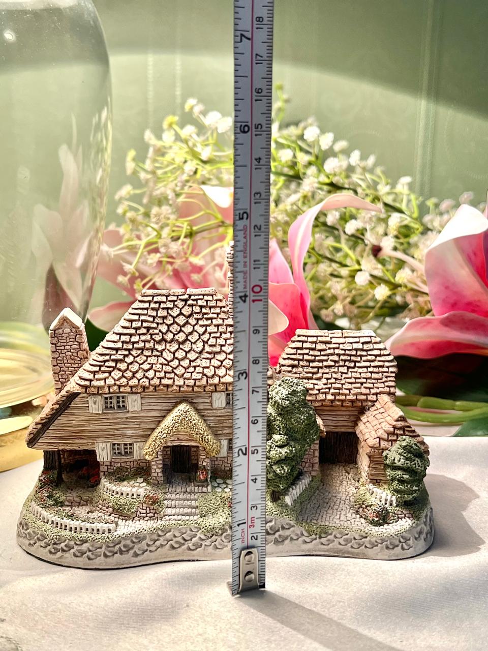 English Cottage Miniature House with Garden 15cm