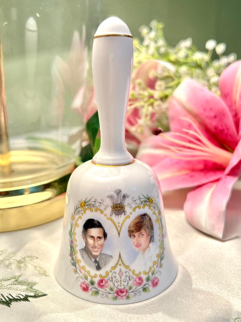 Prince Charles & Lady Diana 1981 Commemorative Bell 5 in