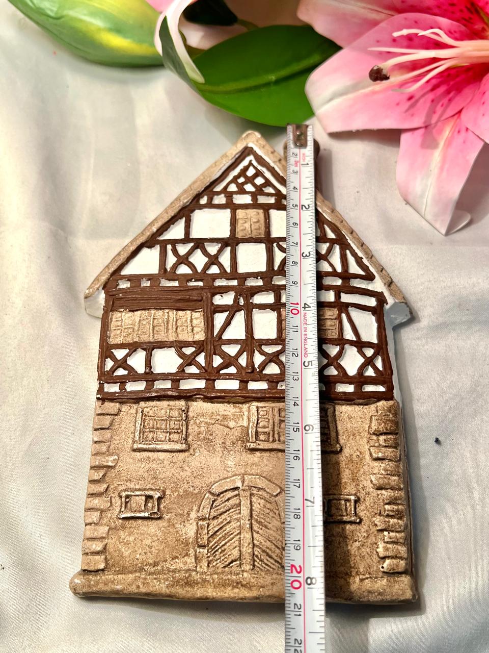 Tudor House Decorative Wall Plaque 20cm