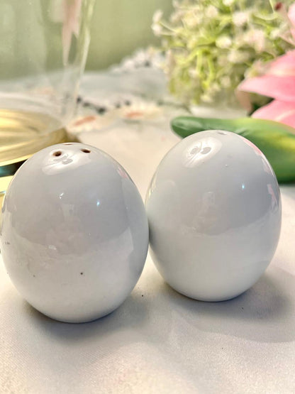White Ceramic Salt & Pepper Shaker Set 2-Piece 6cm