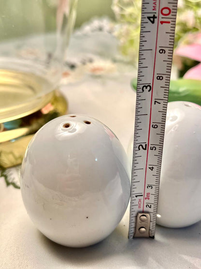 White Ceramic Salt & Pepper Shaker Set 2-Piece 6cm