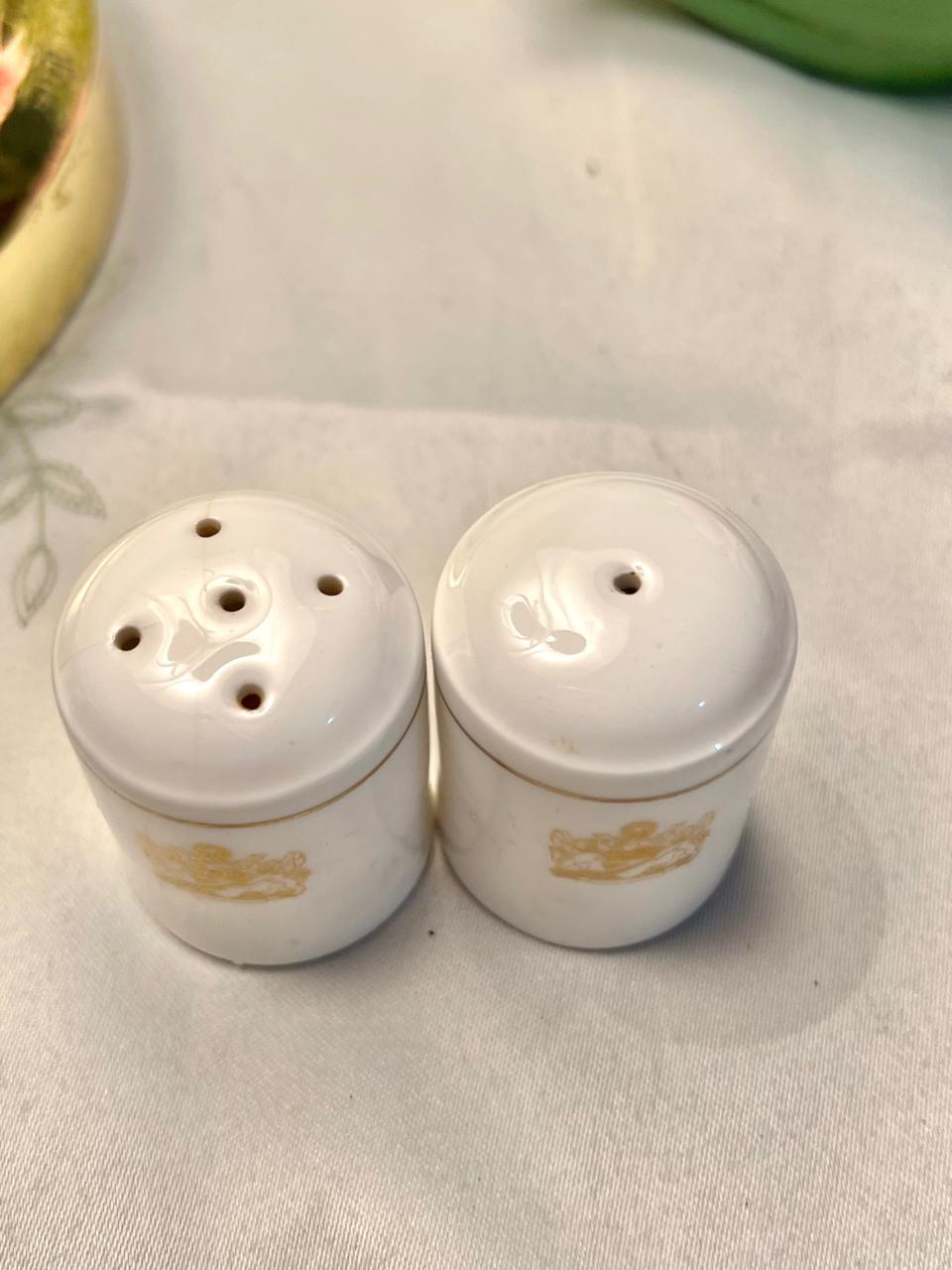 White & Gold Ceramic Salt & Pepper Shaker Set 2-Piece 5cm