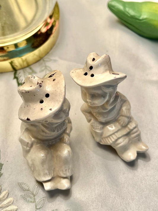 White Ceramic Figurine Salt & Pepper Shakers 2-Piece 8cm