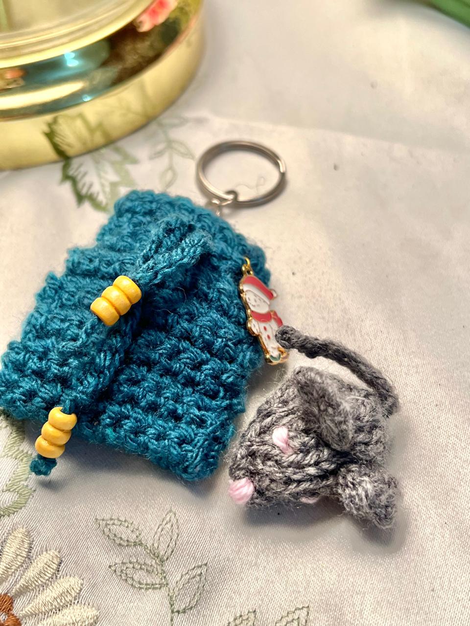 Teal Knitted Mouse Keychain Pouch 7cm