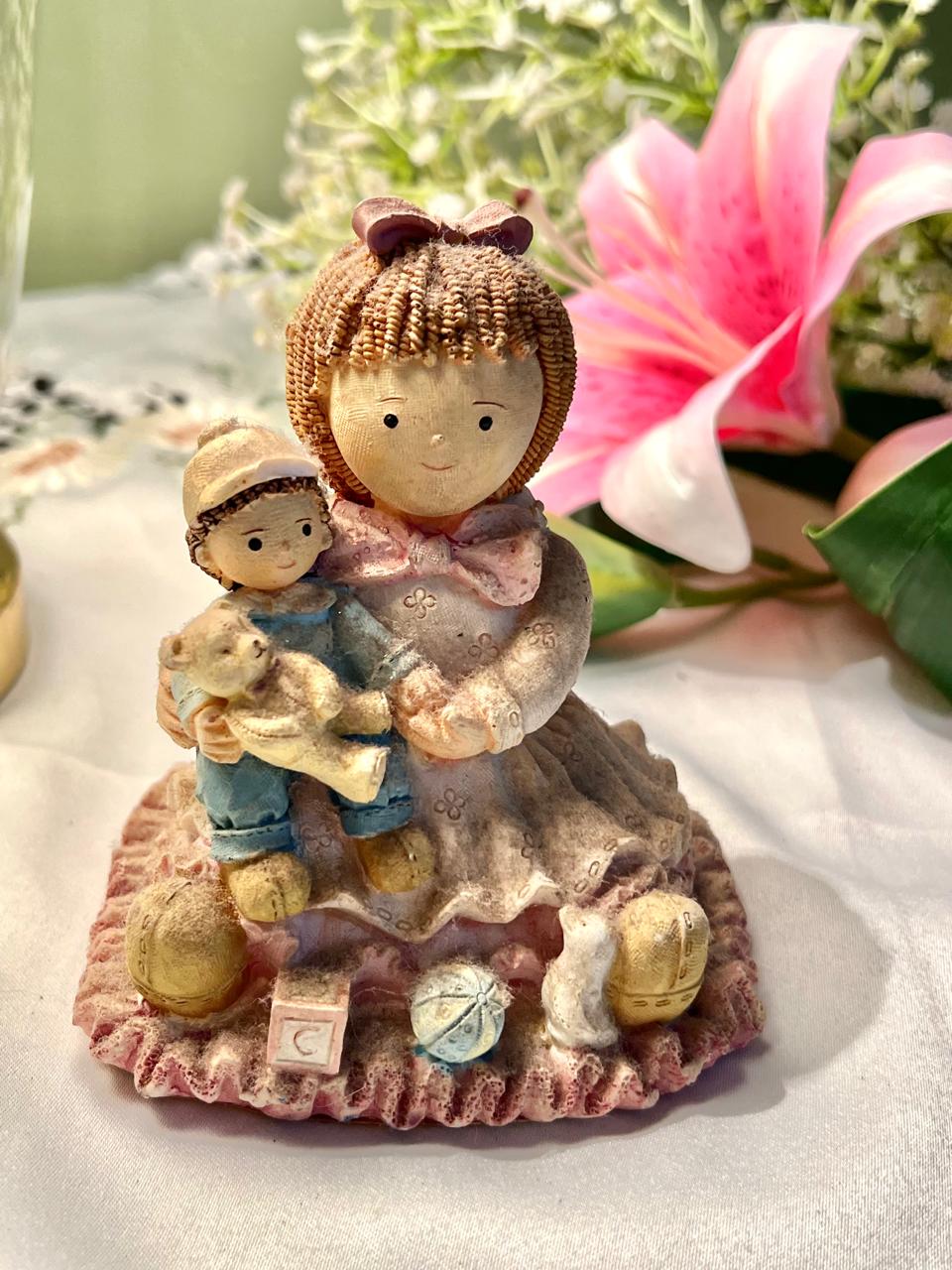 Mother & Child Figurine Pastel Family Decor 11cm