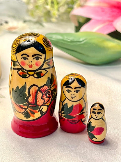 Wooden Nesting Dolls Floral Folk Design 3-Piece 8cm