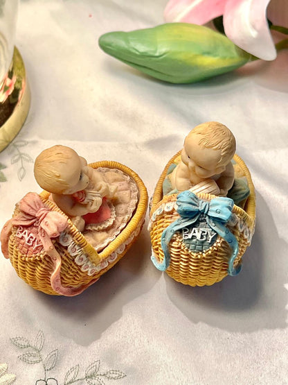 Baby Basket Figurines Pink & Blue 2-Piece 8cm