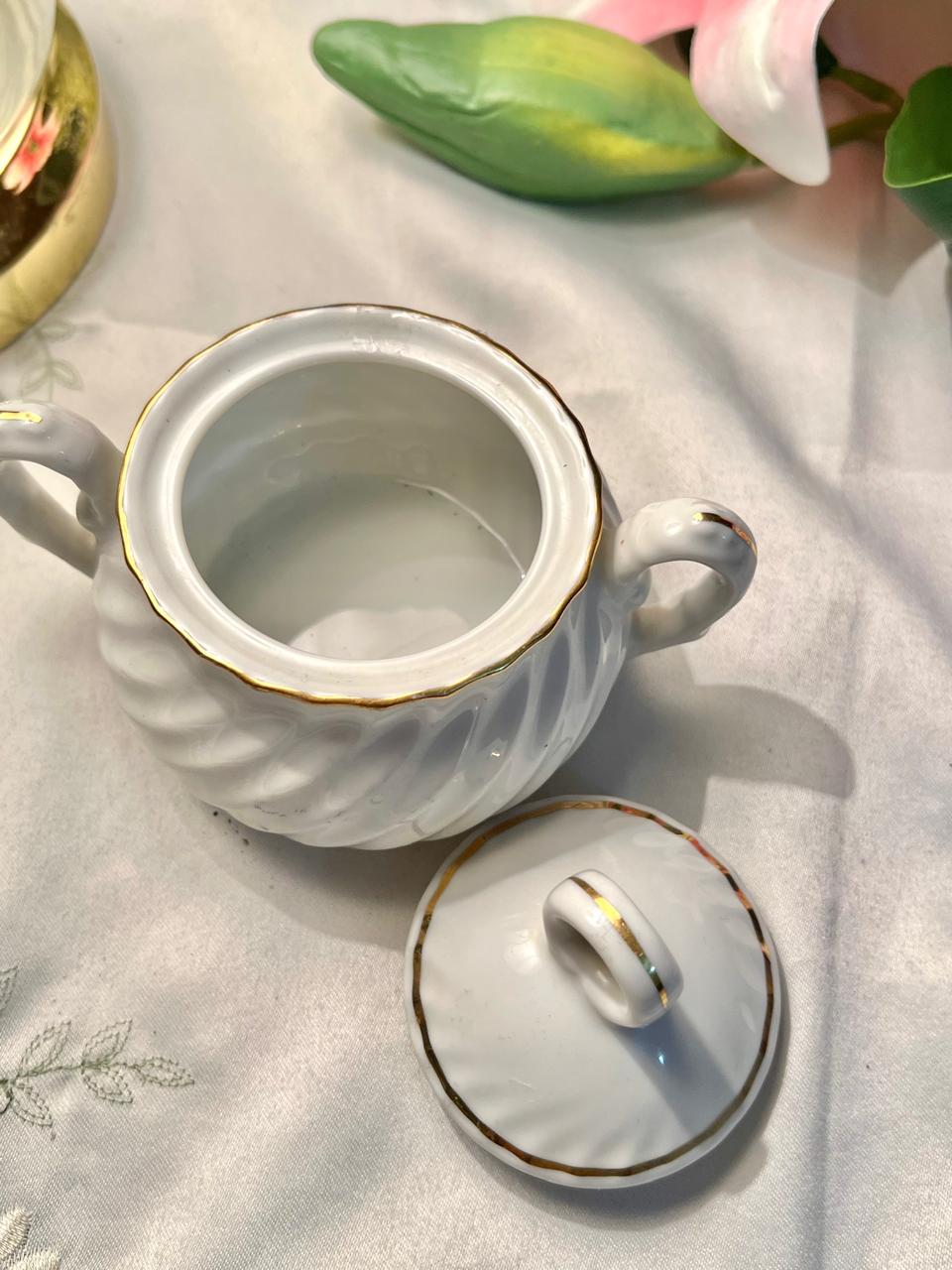 Harmony Monno White Gold-Trim Lidded Sugar Bowl 4 in