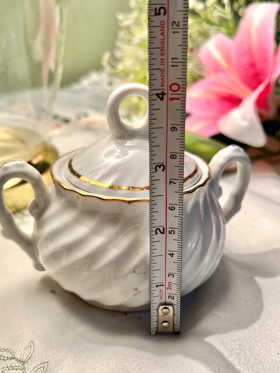 Harmony Monno White Gold-Trim Lidded Sugar Bowl 4 in
