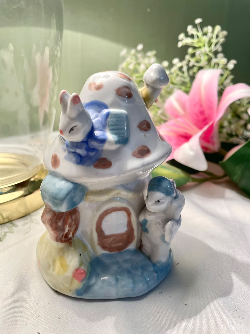 Rabbit Mushroom Cottage Figurine – Approx. 4.5 Inch