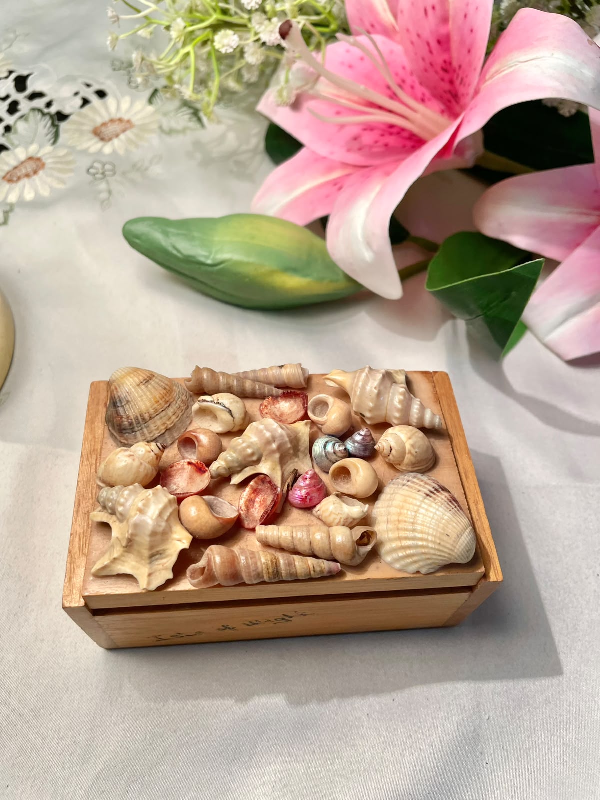 Vintage Wooden Seashell Trinket Box Approx. 4.5 in