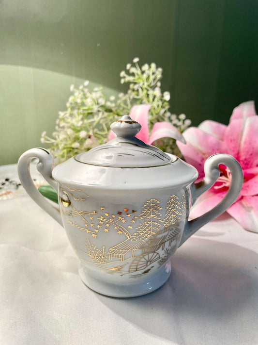 Vintage White & Gold Lidded Sugar Bowl Approx. 5 in