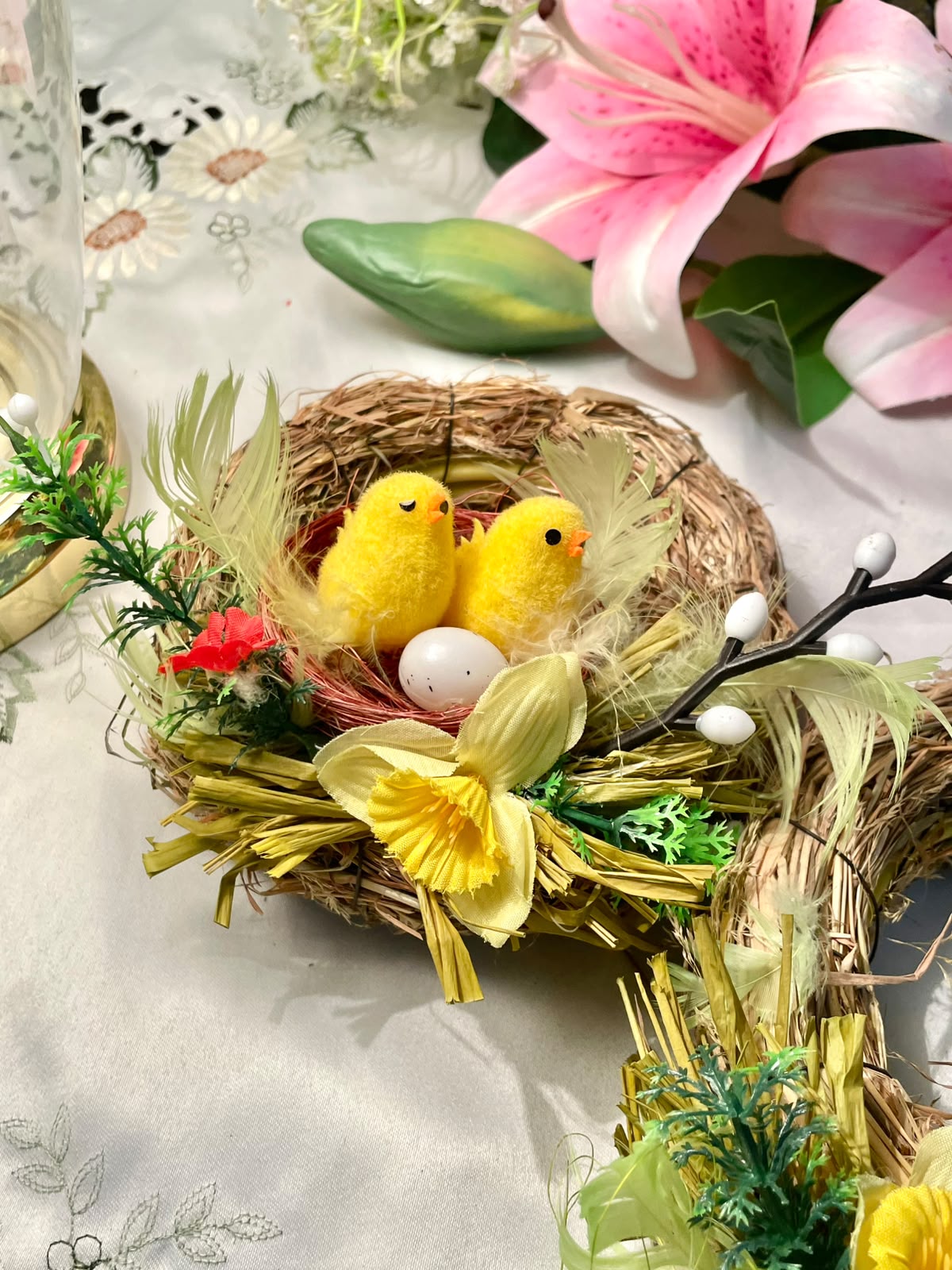 Spring Chick & Floral Straw Wreath Decor – Approx. 15 cm