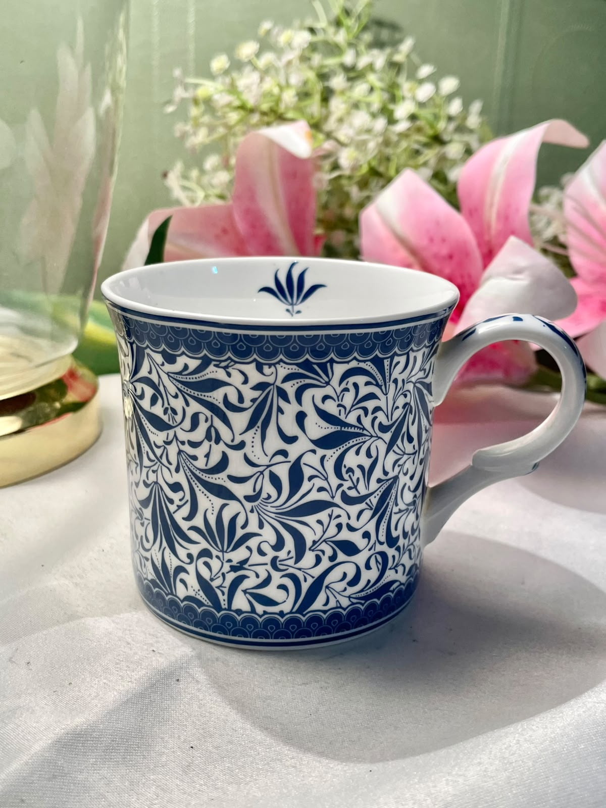 V&A Fine Bone China Blue Floral Mug 3.5 in