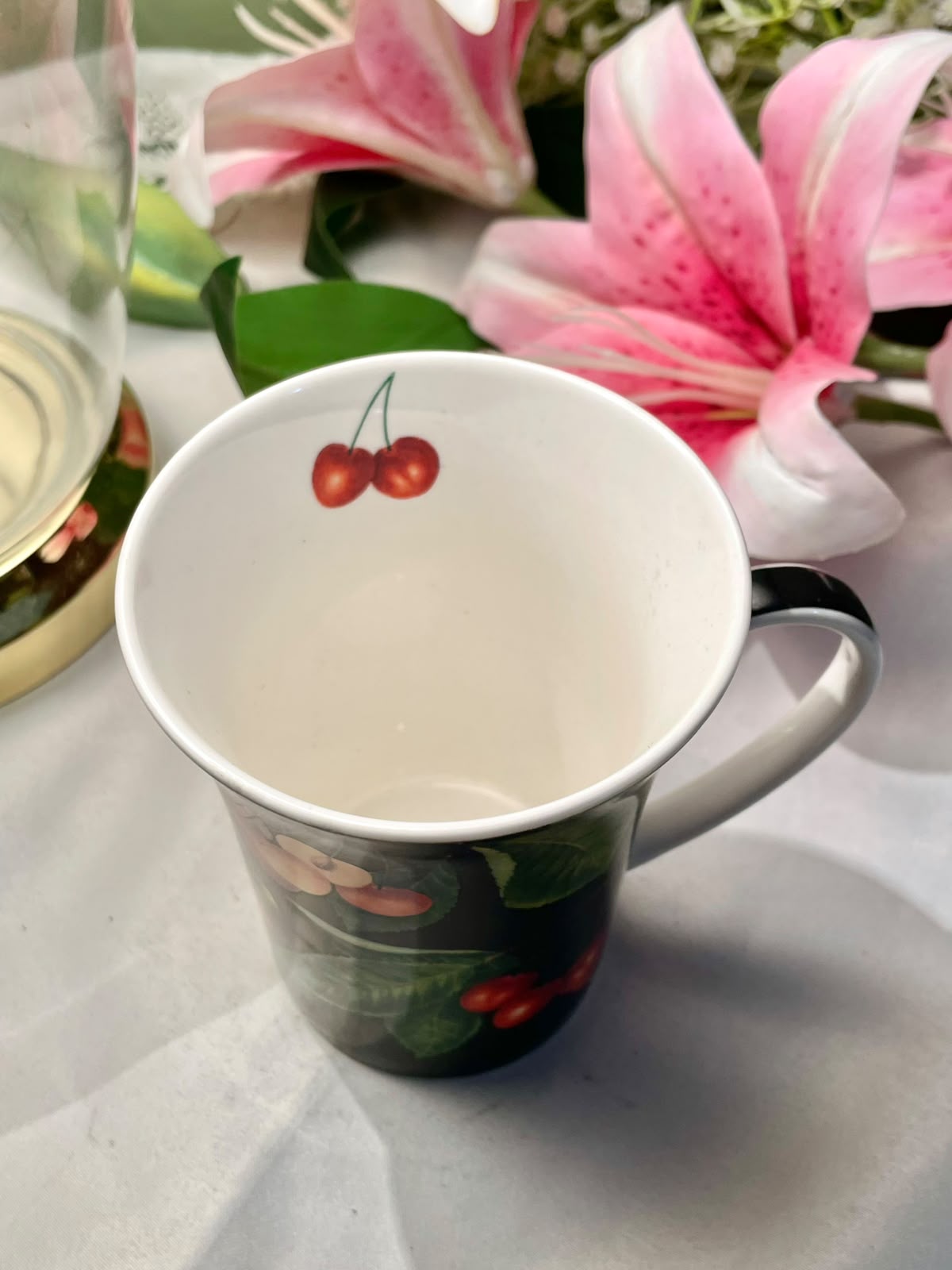 Lifestyle Fine China Fruit & Cherry Mug 4.5 in