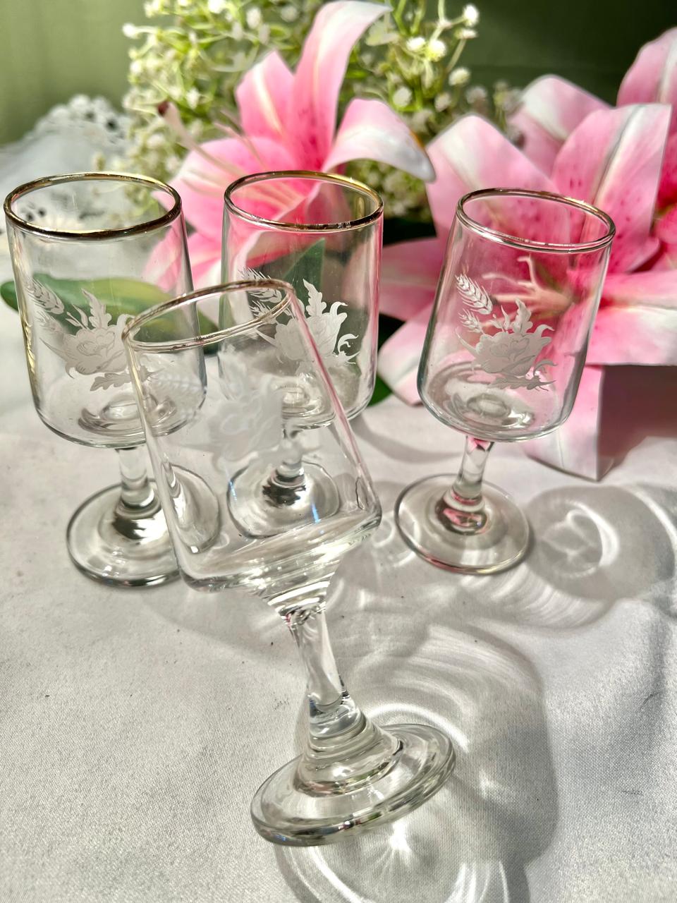 Etched Crystal Stemmed Glasses with Gold Rim – 4 Piece, 11 cm