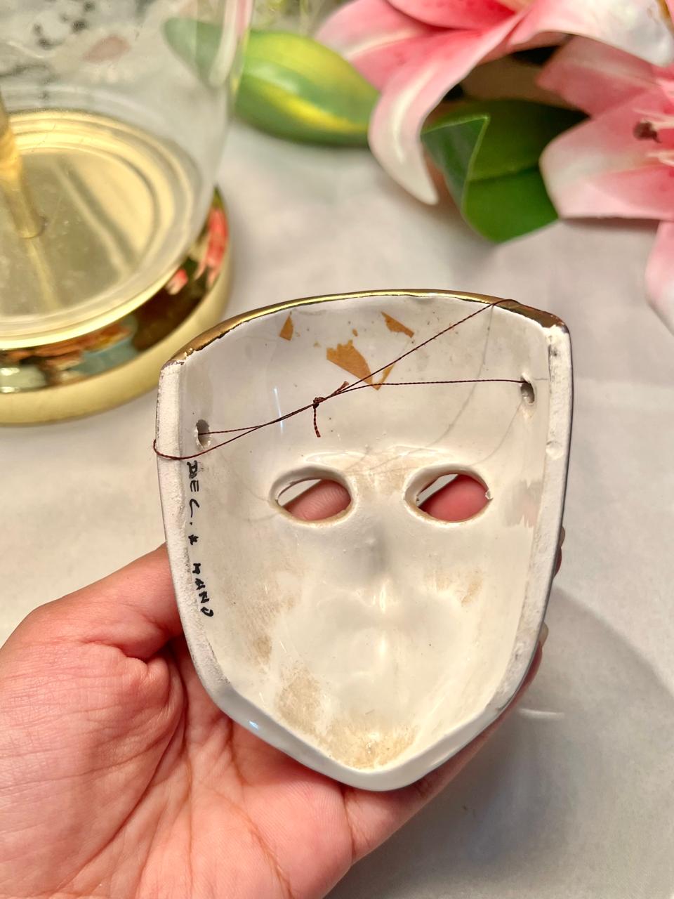 Gold & White Ceramic Face Wall Mask 4"