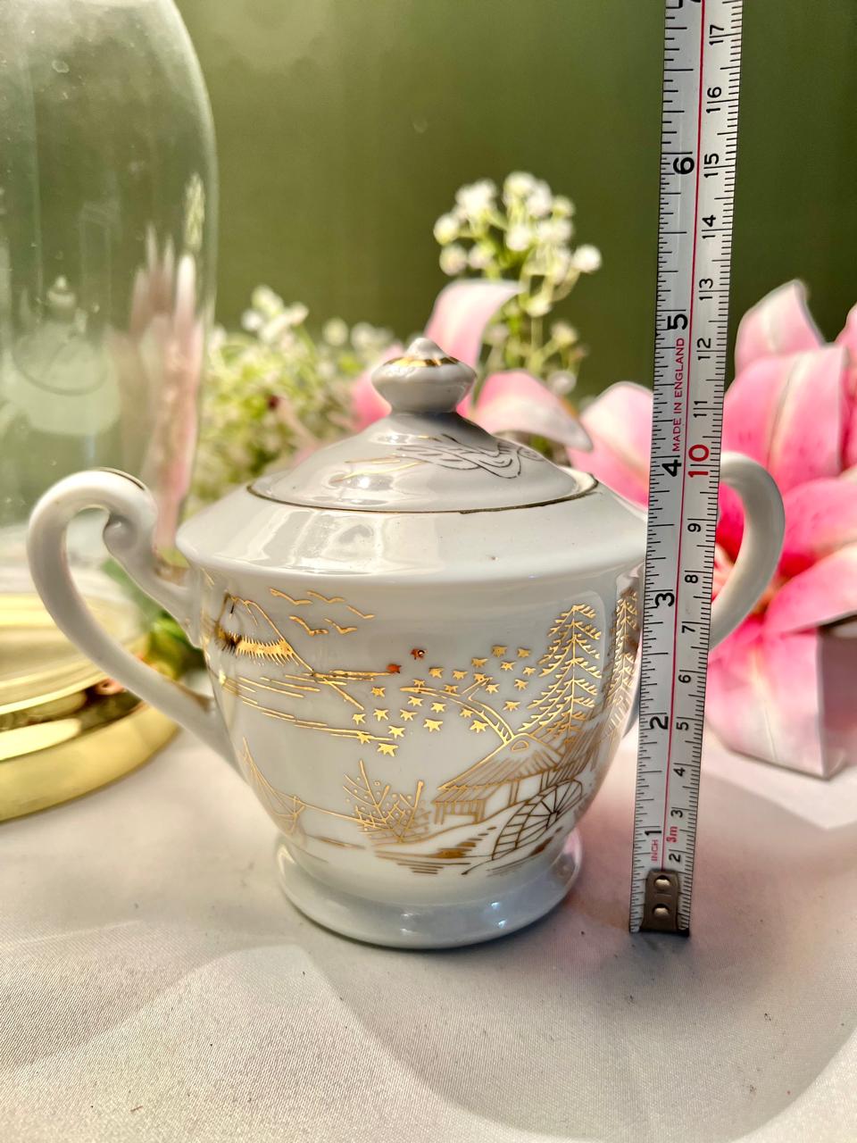 Lucky White & Gold Lidded Sugar Bowl Approx. 4.5 in