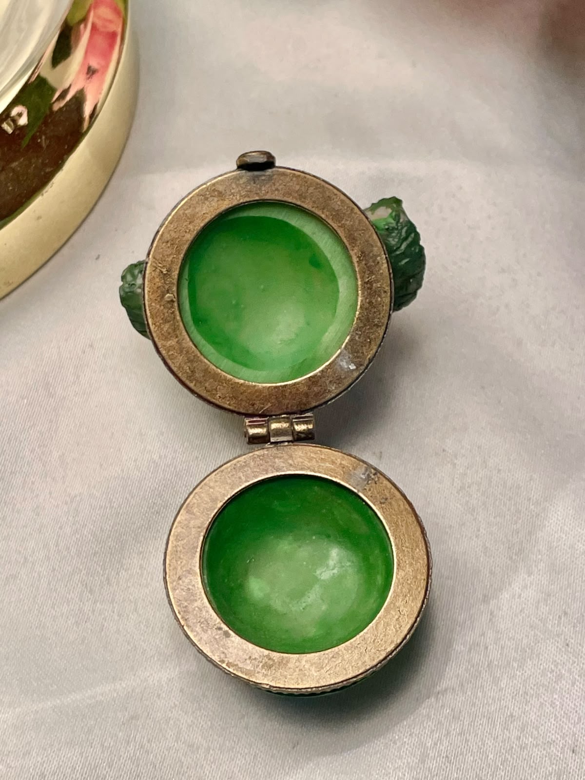 Green Apple Hinged Trinket Box 5 cm, 1 Piece