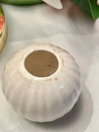 White Round Ceramic Bud Vase 7 cm, 1 Piece